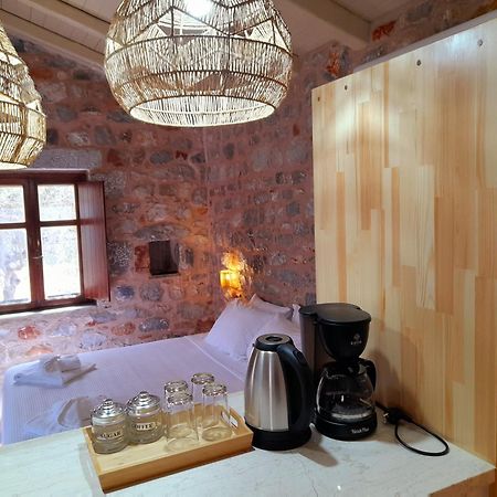 The Two Carob Trees, Traditional Stonehouse, Nikandri, Pirgos Diros Apartment Lefkias Luaran gambar