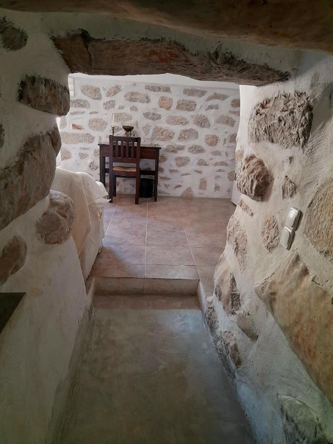 The Two Carob Trees, Traditional Stonehouse, Nikandri, Pirgos Diros Apartment Lefkias Luaran gambar