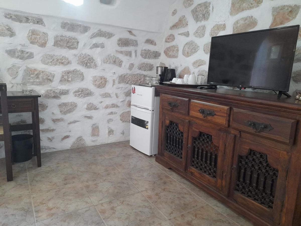 The Two Carob Trees, Traditional Stonehouse, Nikandri, Pirgos Diros Apartment Lefkias Luaran gambar