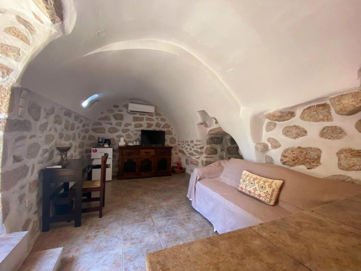 The Two Carob Trees, Traditional Stonehouse, Nikandri, Pirgos Diros Apartment Lefkias Luaran gambar