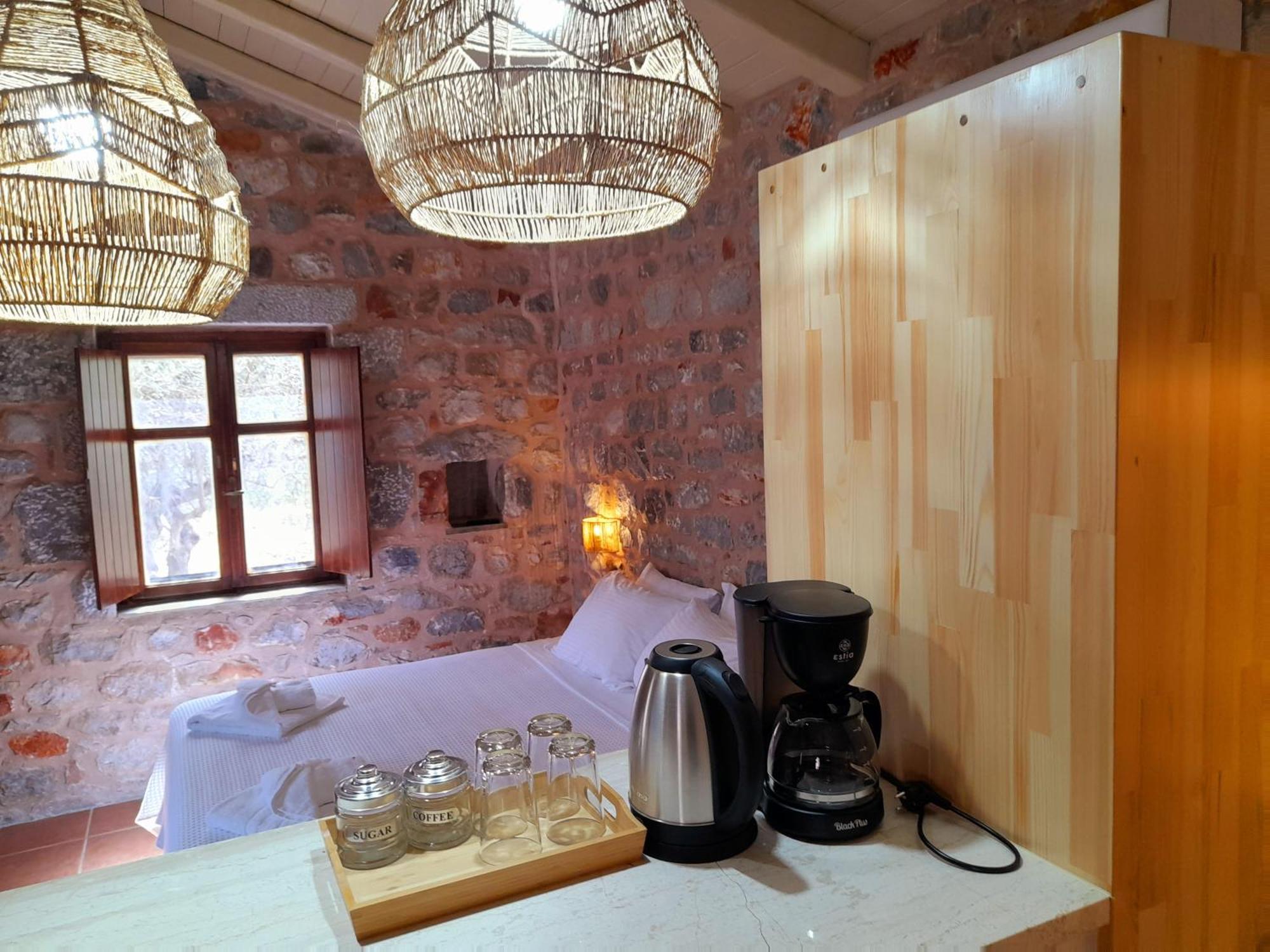 The Two Carob Trees, Traditional Stonehouse, Nikandri, Pirgos Diros Apartment Lefkias Luaran gambar